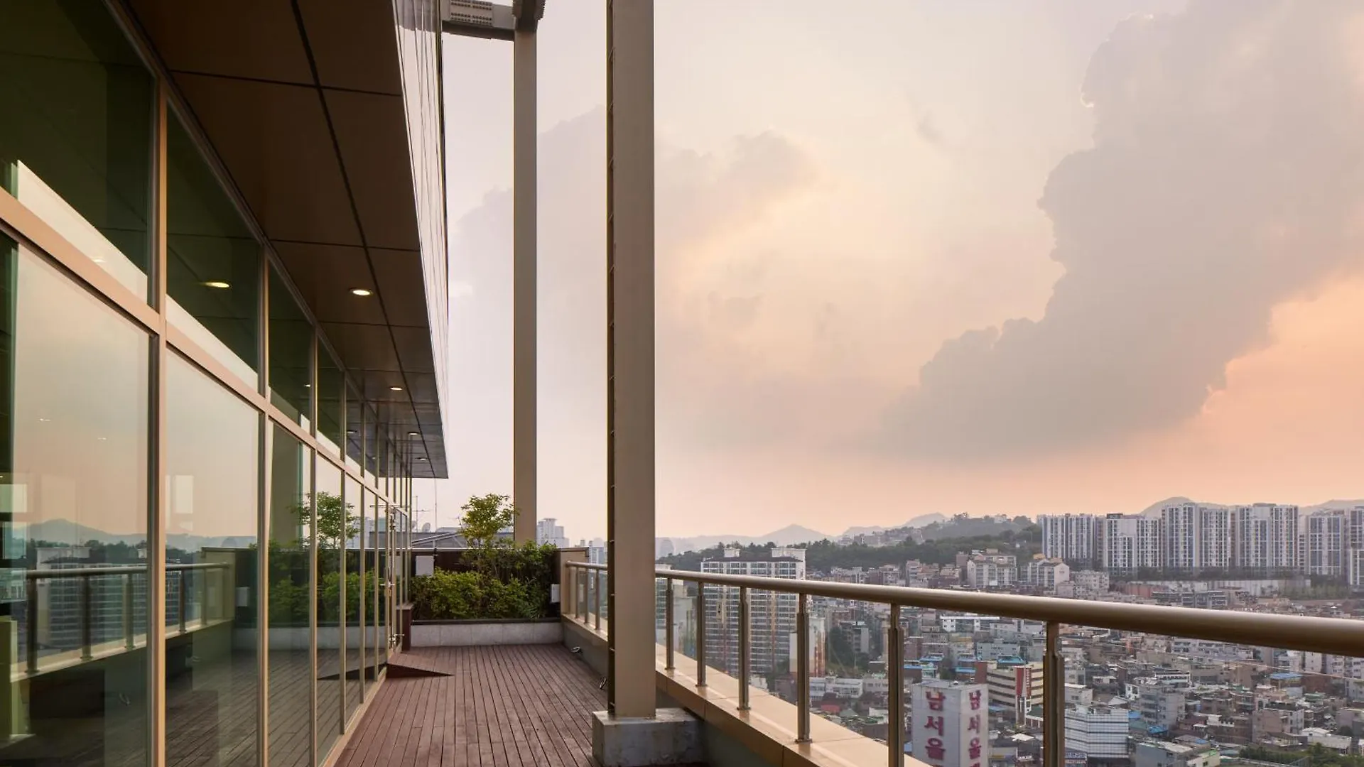 Mangrove Sinseol Hotel Seoul